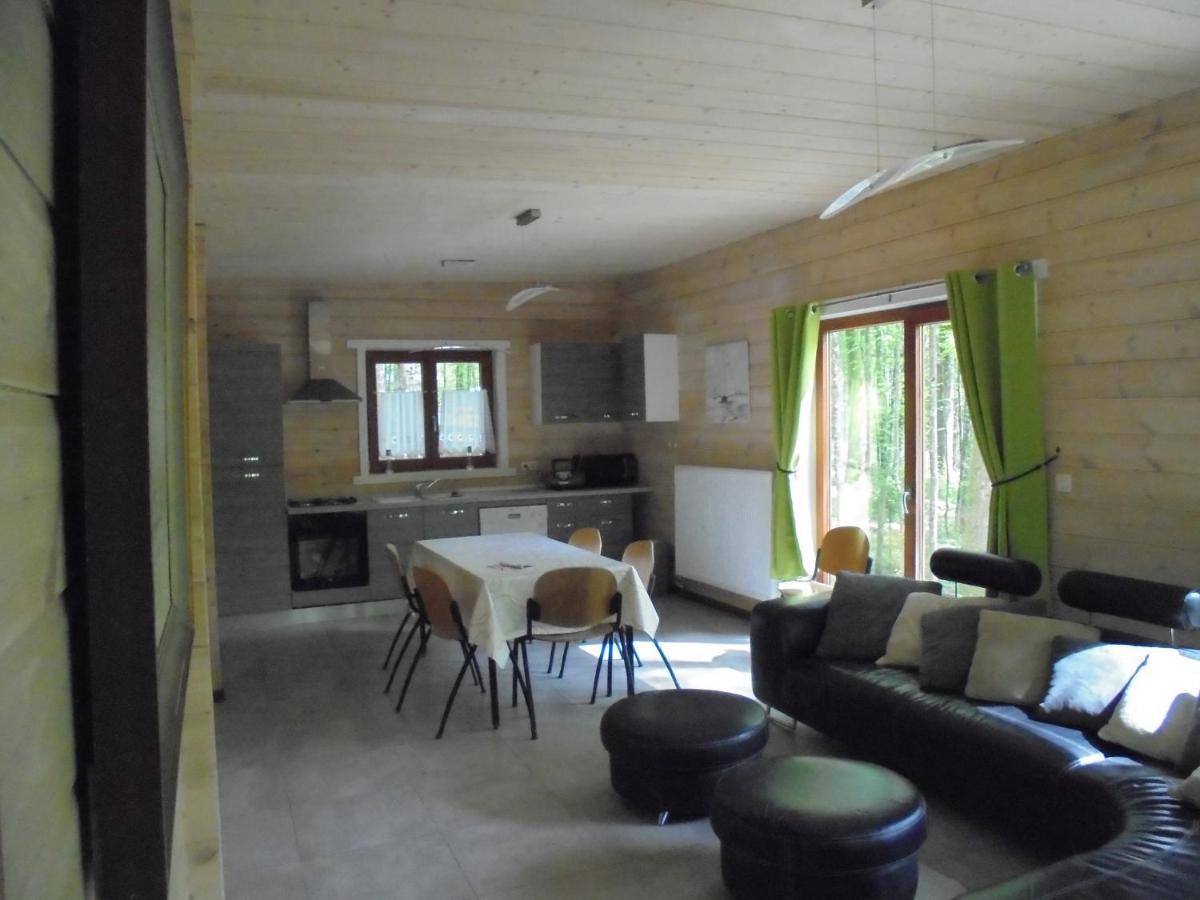 Gite Le Sous-Bois Cerfontaine Exterior photo